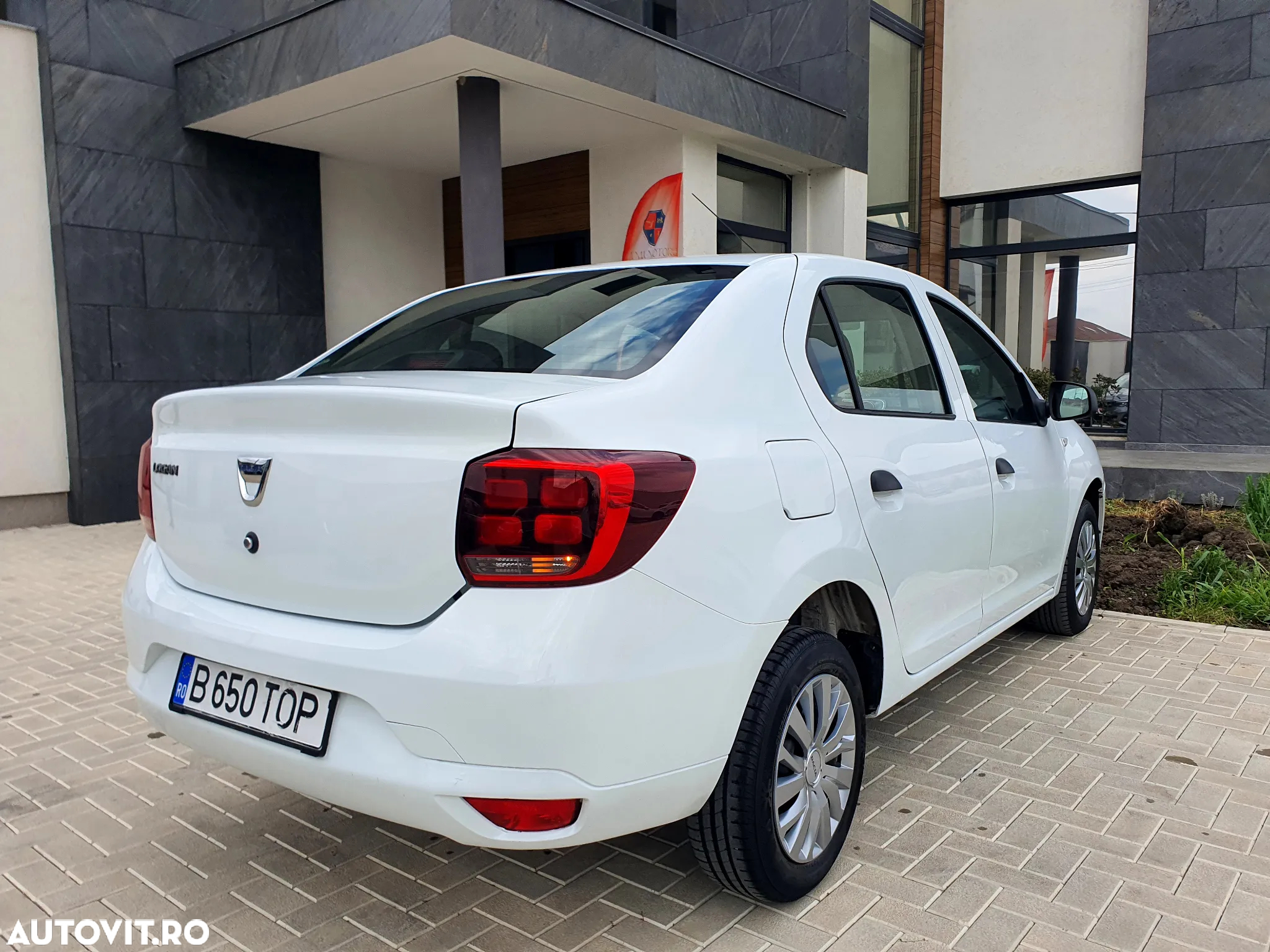 Dacia Logan 1.0 SCe SL PLUS - 6