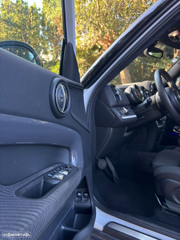 MINI Countryman Cooper SE ALL4 Auto - 7
