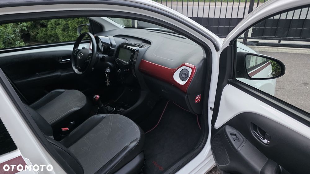 Toyota Aygo x-clusive Style Selection - 12