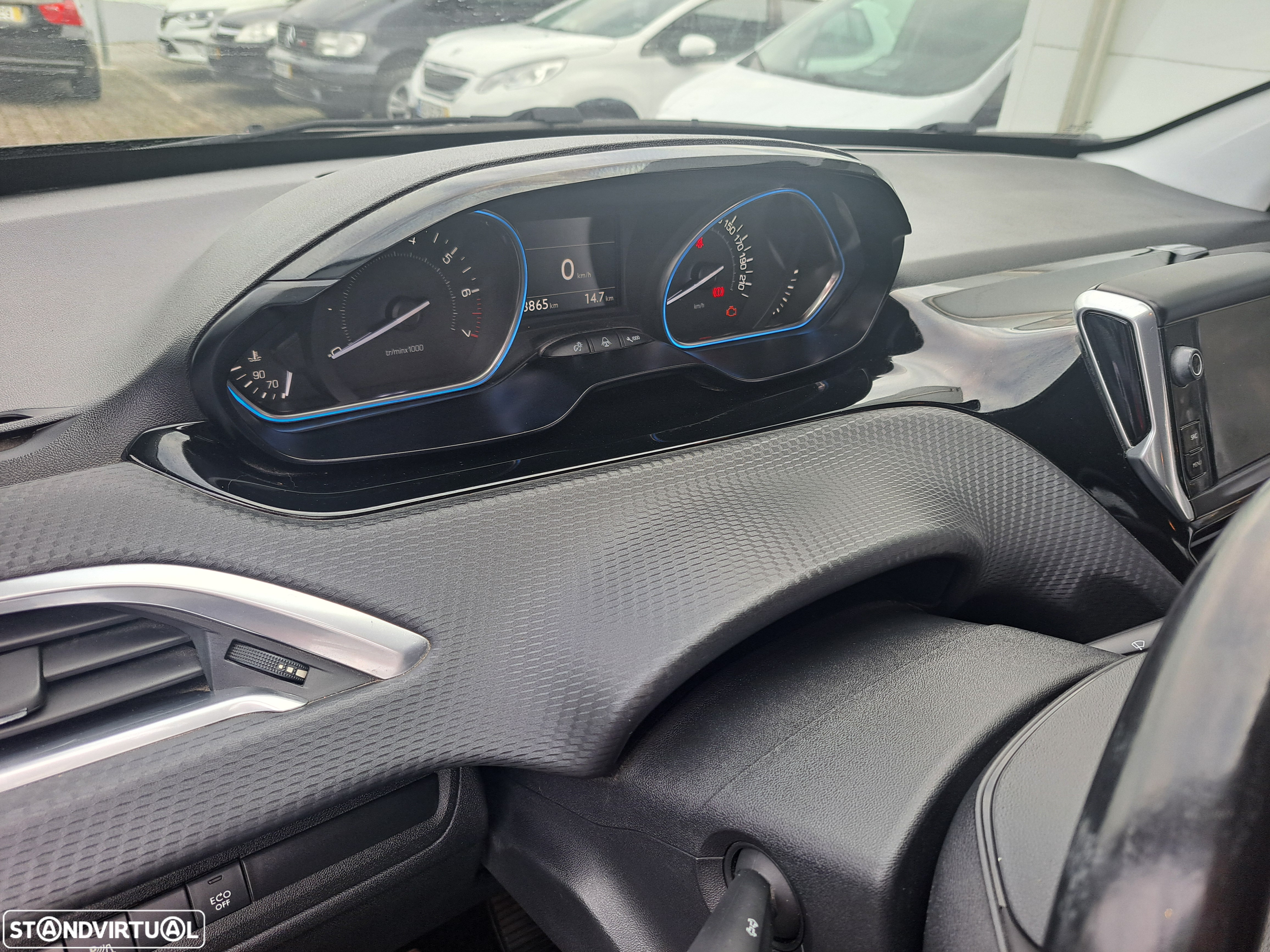 Peugeot 2008 1.2 PureTech Allure - 21