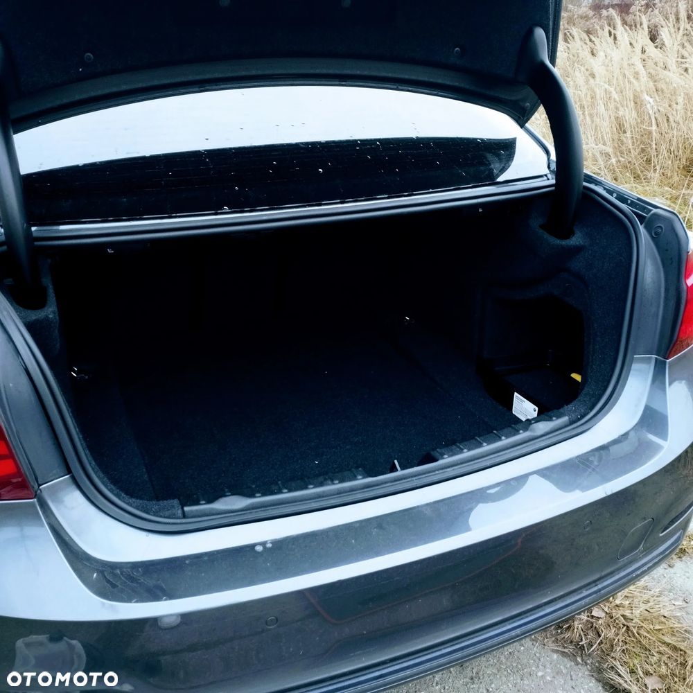 BMW Seria 3 330i GPF xDrive - 12