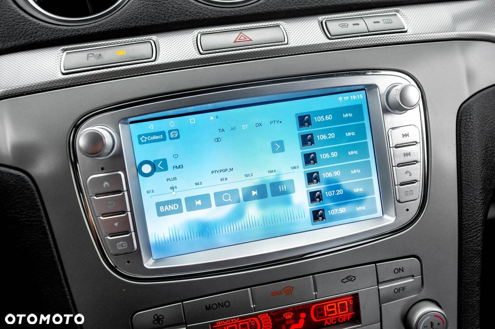 Ford Galaxy 2.0 FF Ghia - 34