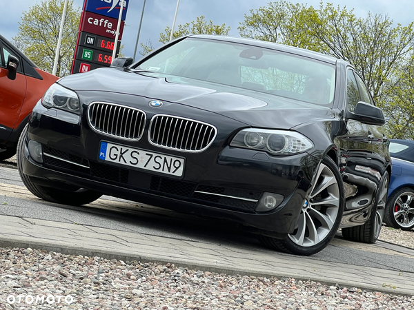 BMW Seria 5 530d xDrive Sport-Aut Luxury Line