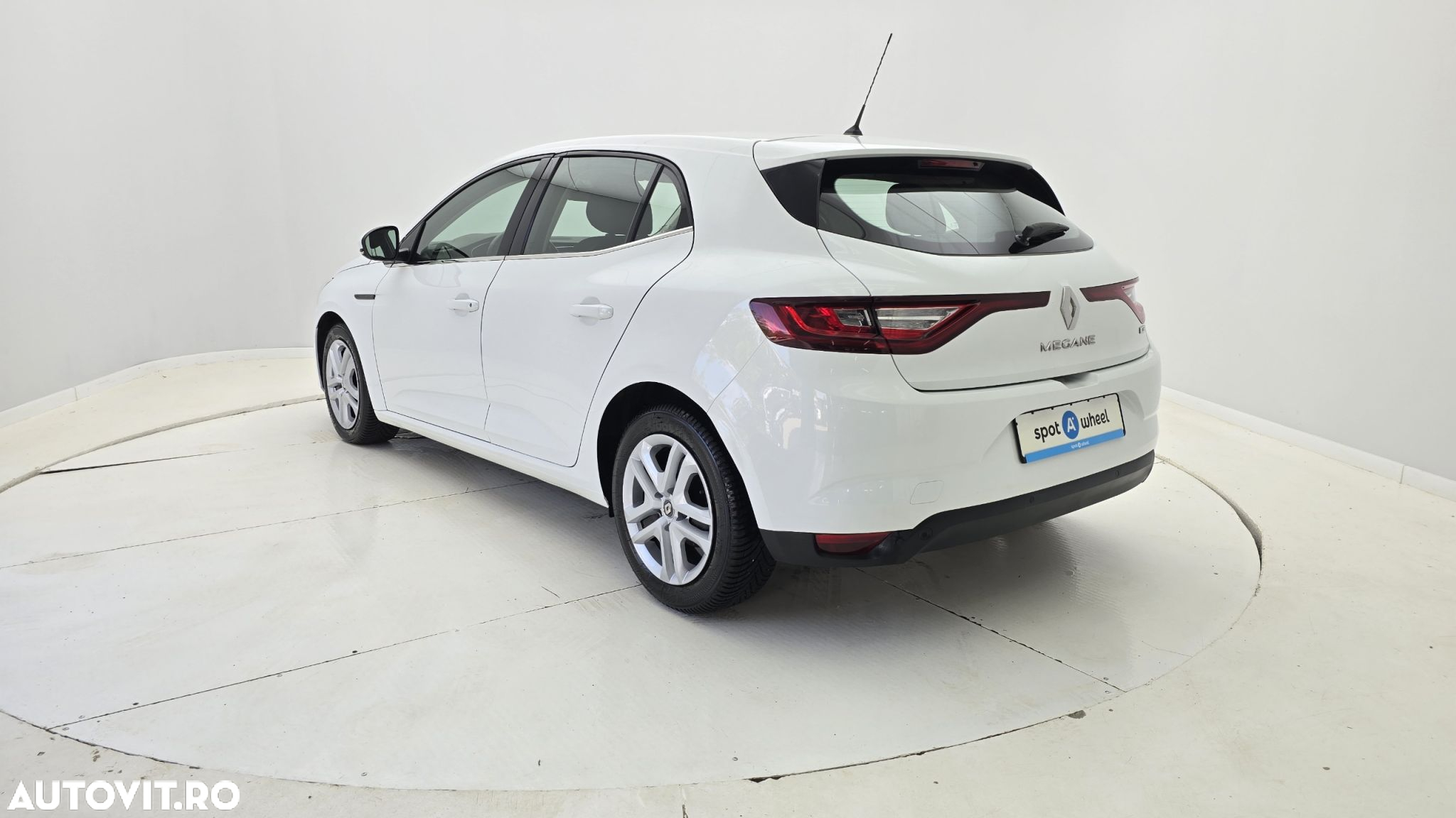 Renault Megane Blue dCi 116 Zen - 8