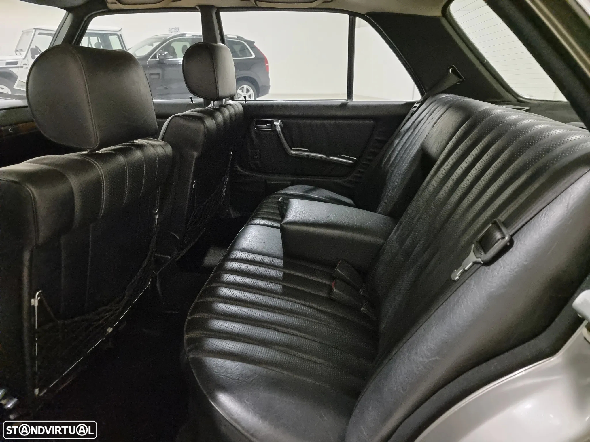 Mercedes-Benz 300 D Turbo - 13