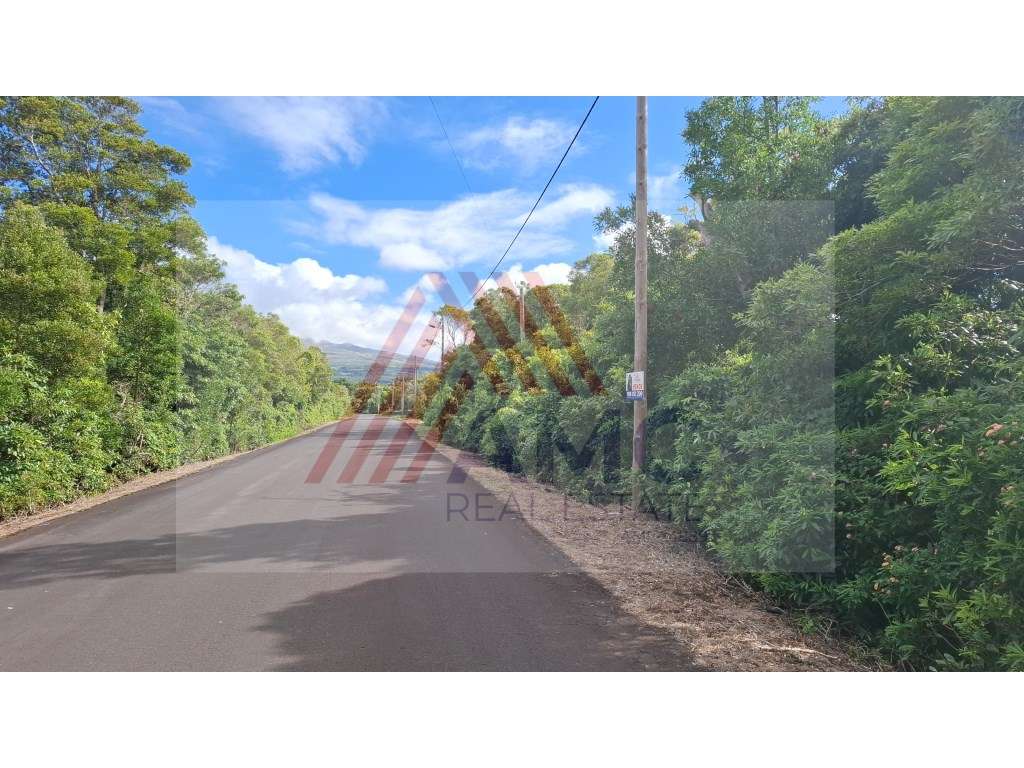 VENDE-SE TERRENO COM VIABILIDADE CONSTRUÇÃO NAS BANDEIRAS - Grande imagem: 5/8