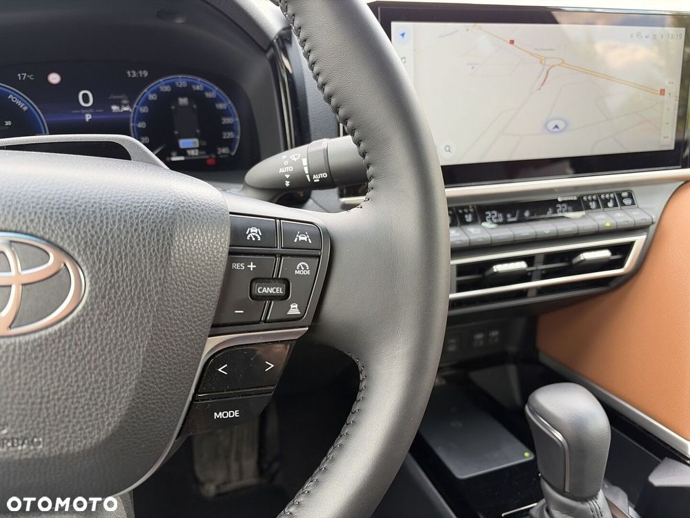 Toyota Camry - 28