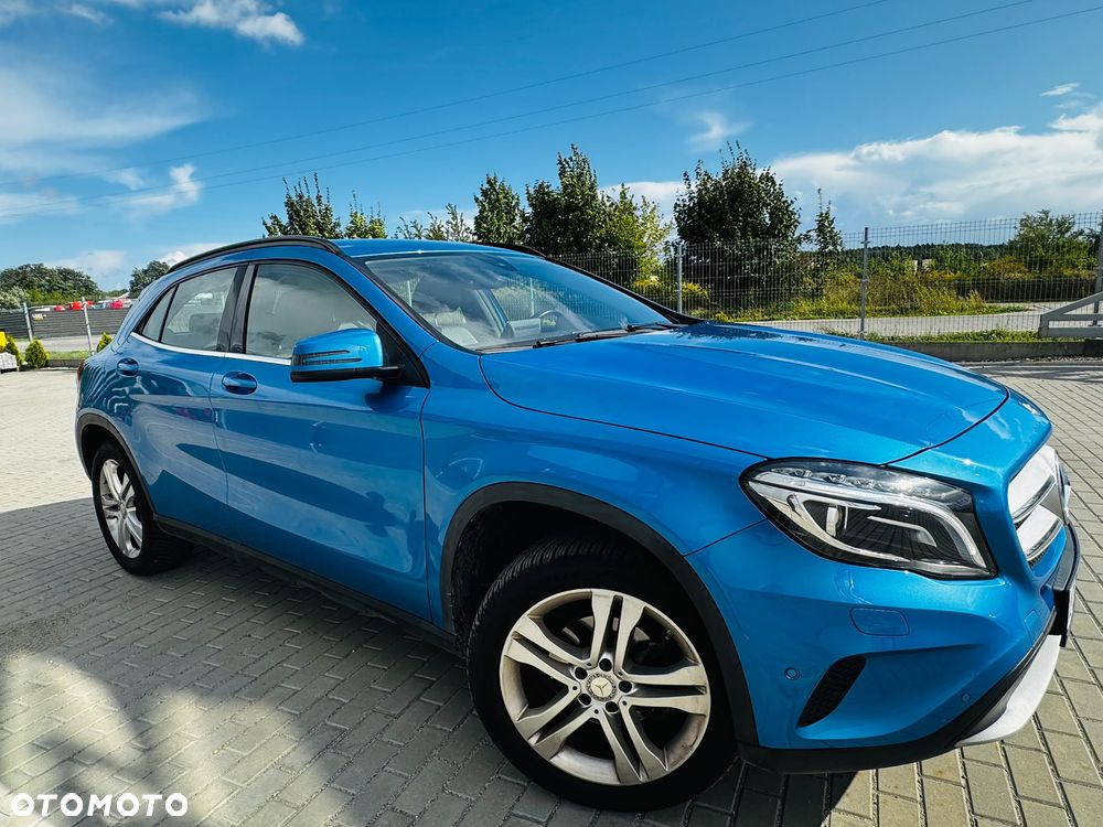 Mercedes-Benz GLA 180 7G-DCT - 14