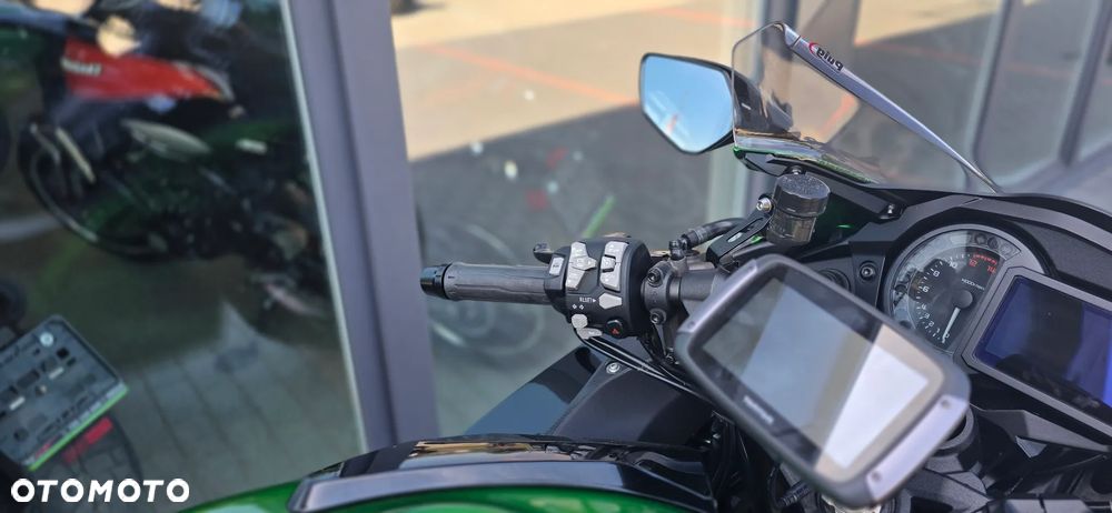 Kawasaki Ninja H2 SX - 9