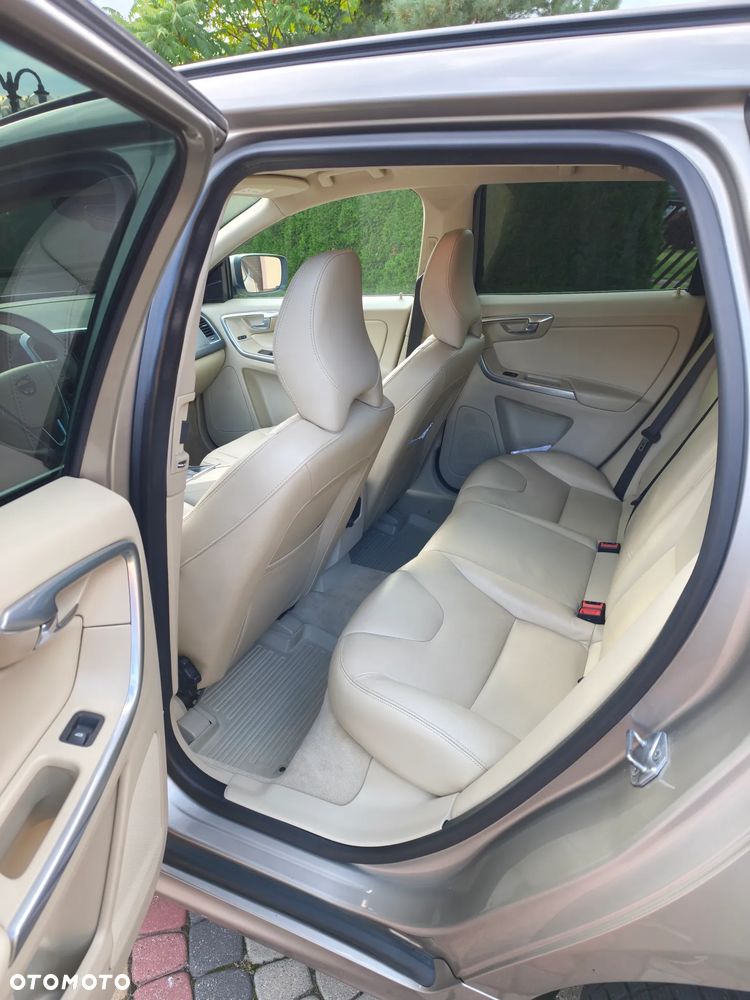 Volvo XC 60 D3 Geartronic Momentum - 6