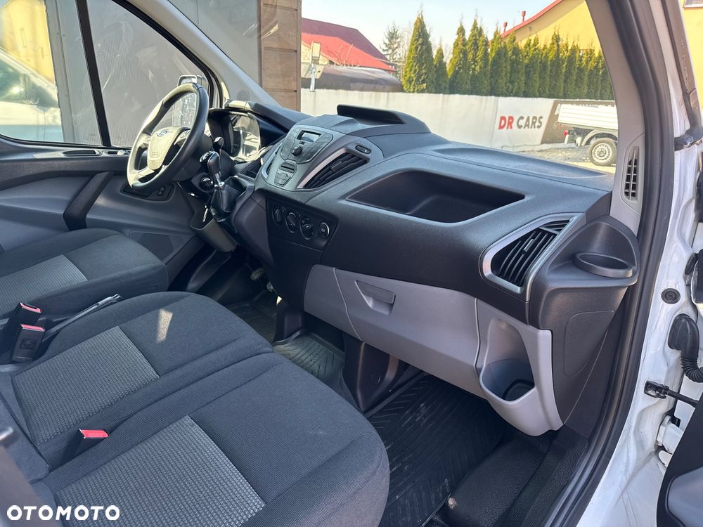 Ford TRANSIT CUSTOM - 9