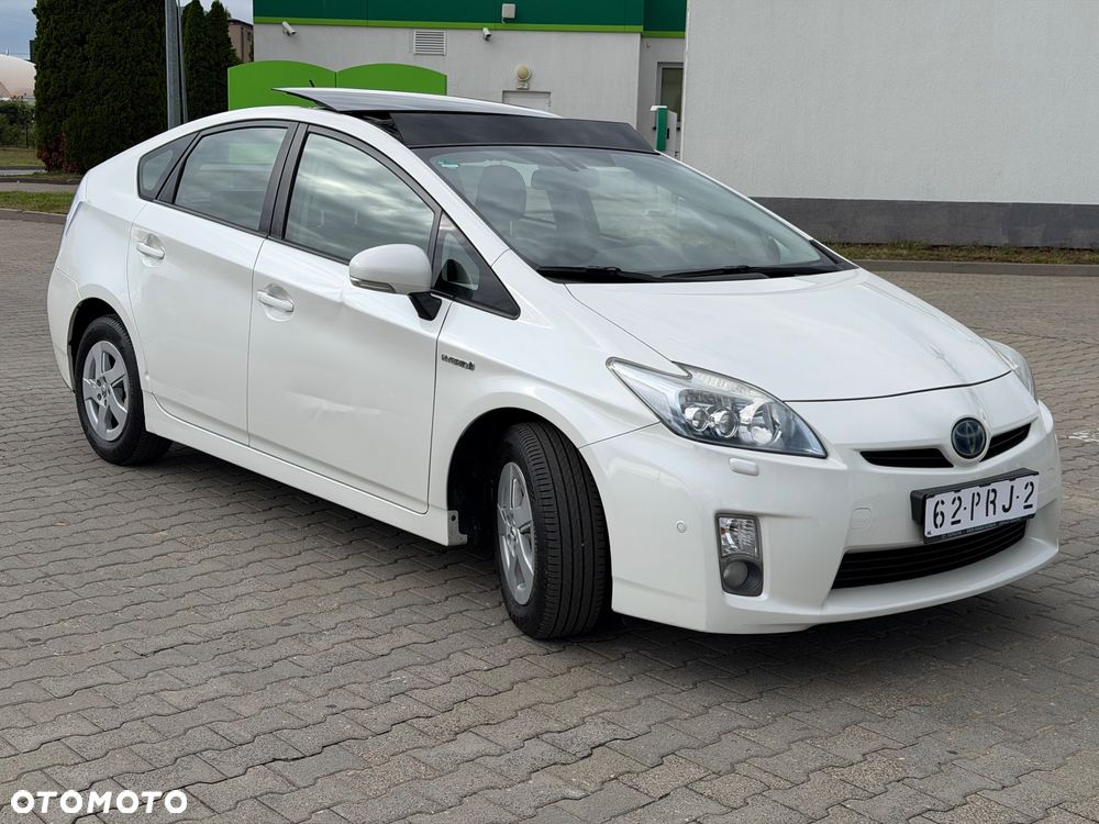 Toyota Prius 1.8 HSD Prestige - 3