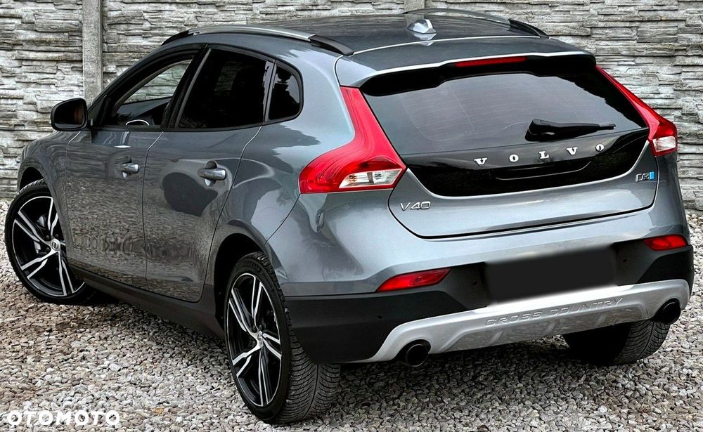 Volvo V40 Cross Country - 15