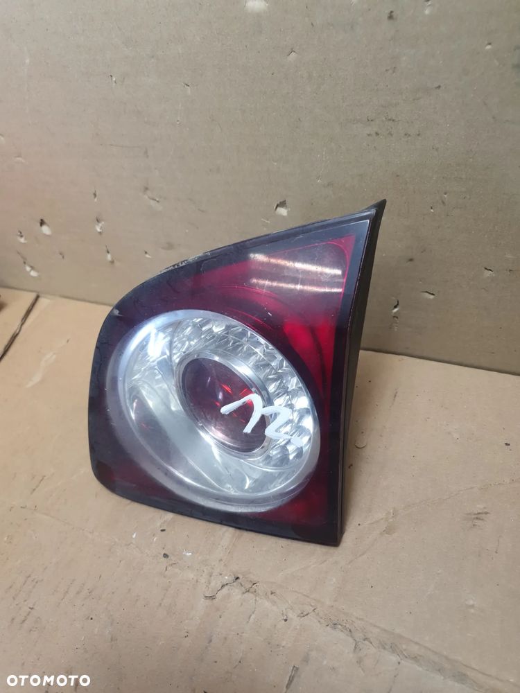 # LAMPA LEWY TYŁ W KLAPĘ VW GOLF PLUS nr 5M0945094L - 2
