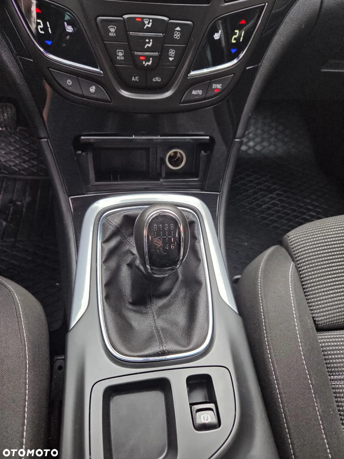 Opel Insignia - 24