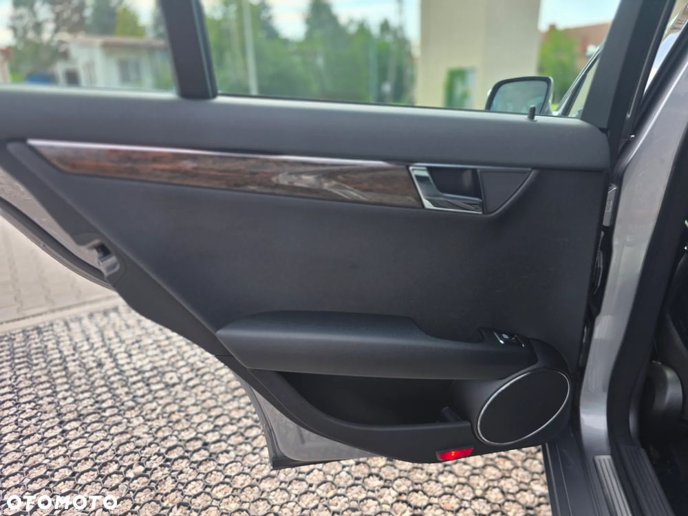 Mercedes-Benz Klasa C 180 Kompressor Automatik Elegance - 18