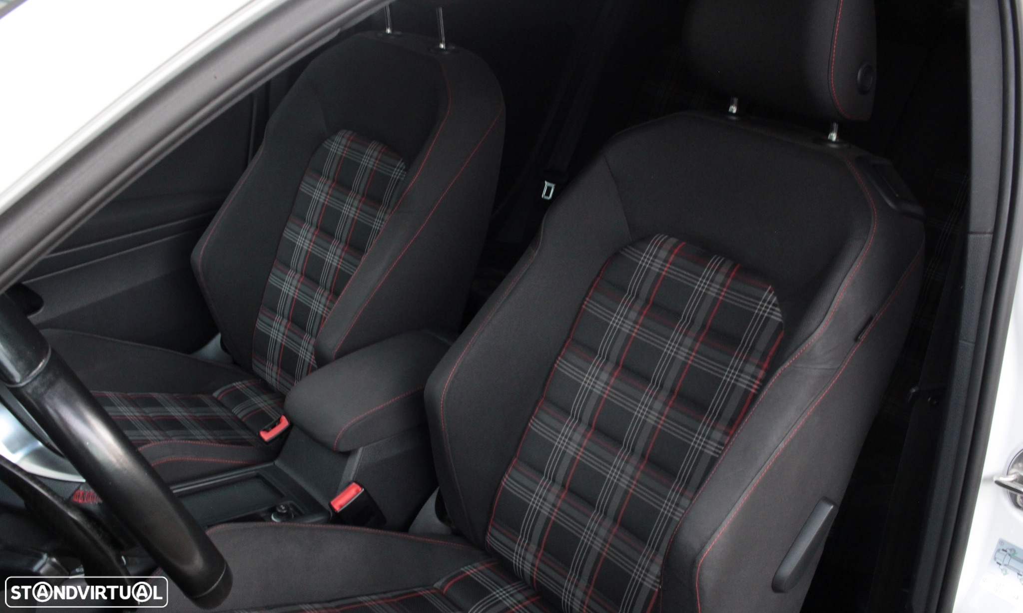 VW Golf 2.0 TSi GTi DSG - 31