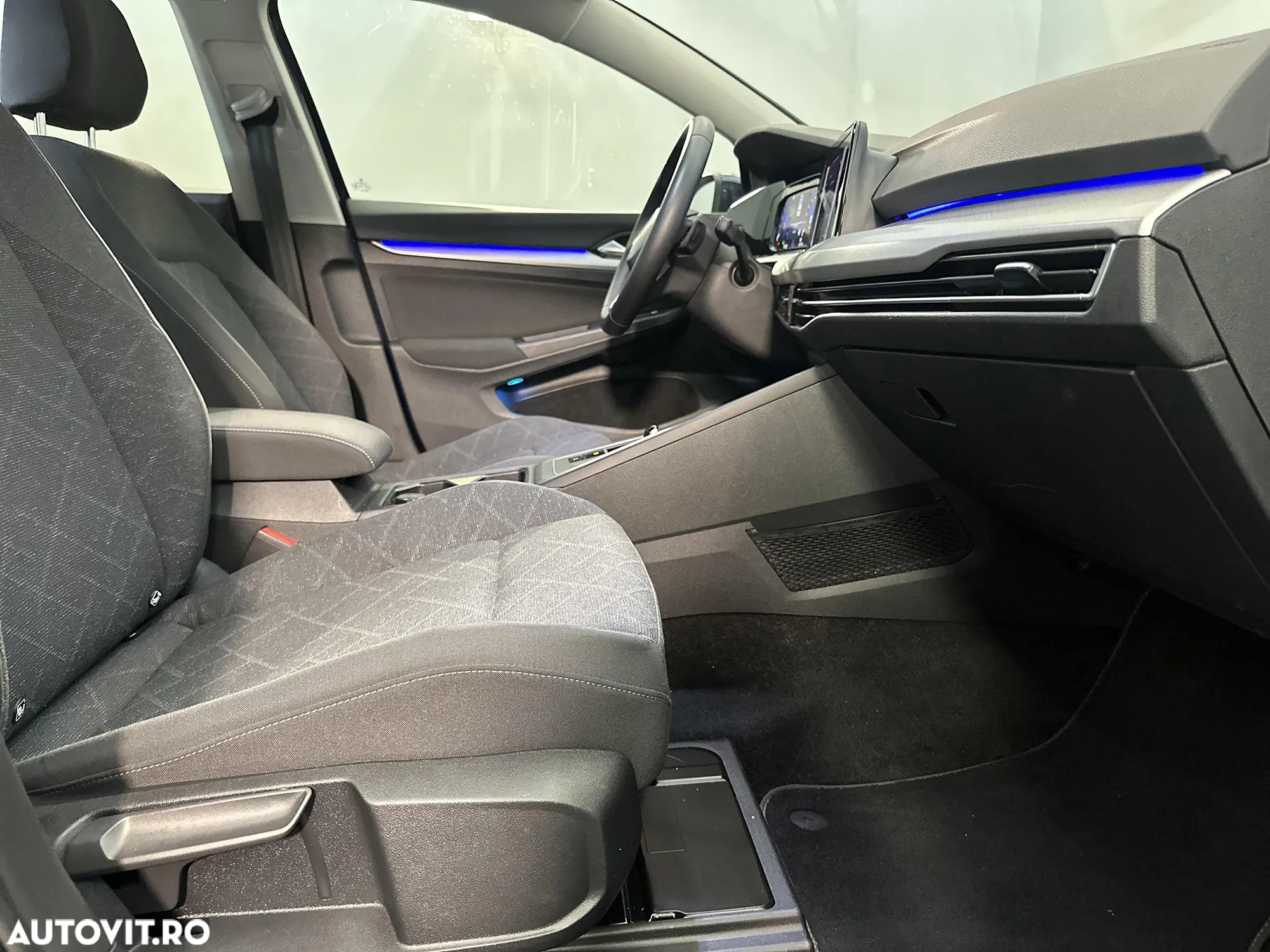 Volkswagen Golf - 11