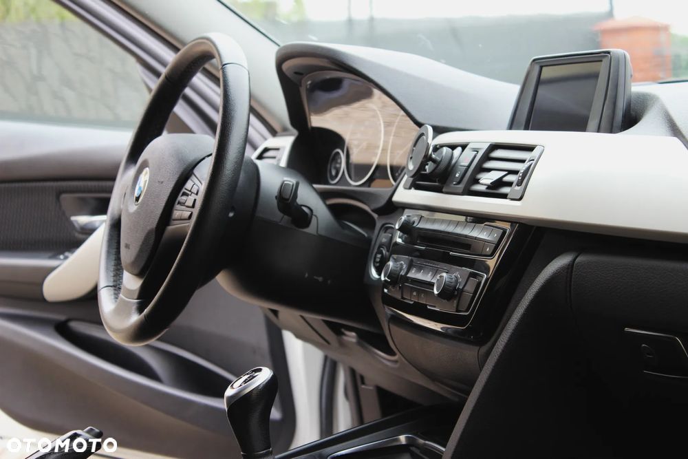 BMW Seria 3 316d Edition Luxury Line Purity - 18