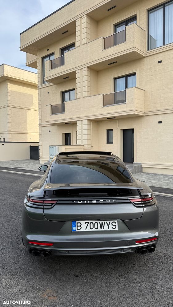 Porsche Panamera 4 - 33