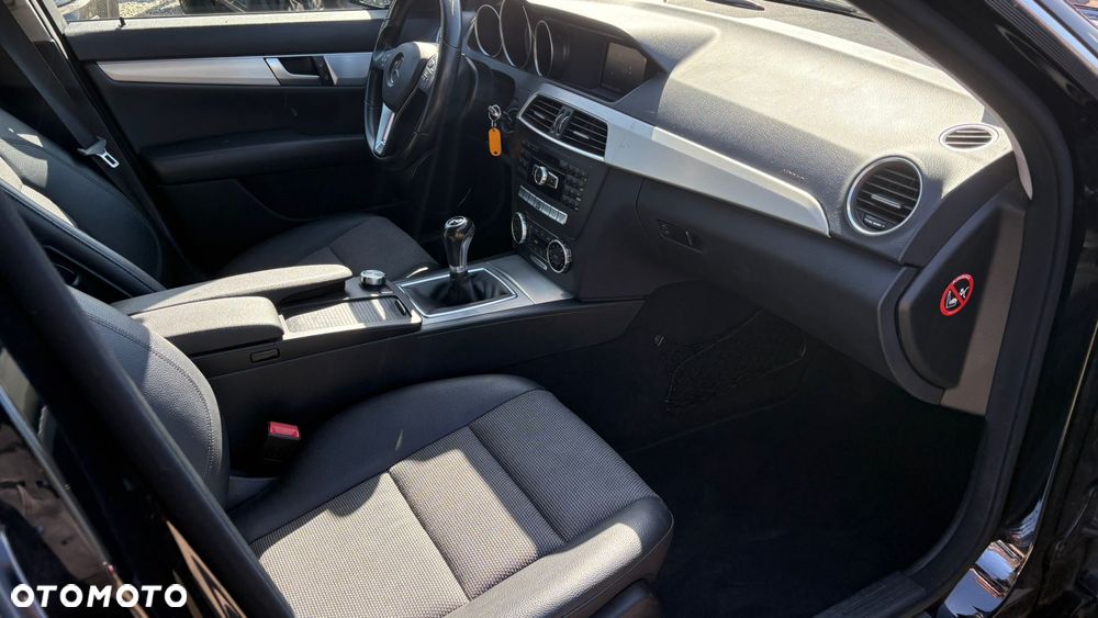 Mercedes-Benz Klasa C 220 CDI Avantgarde - 19