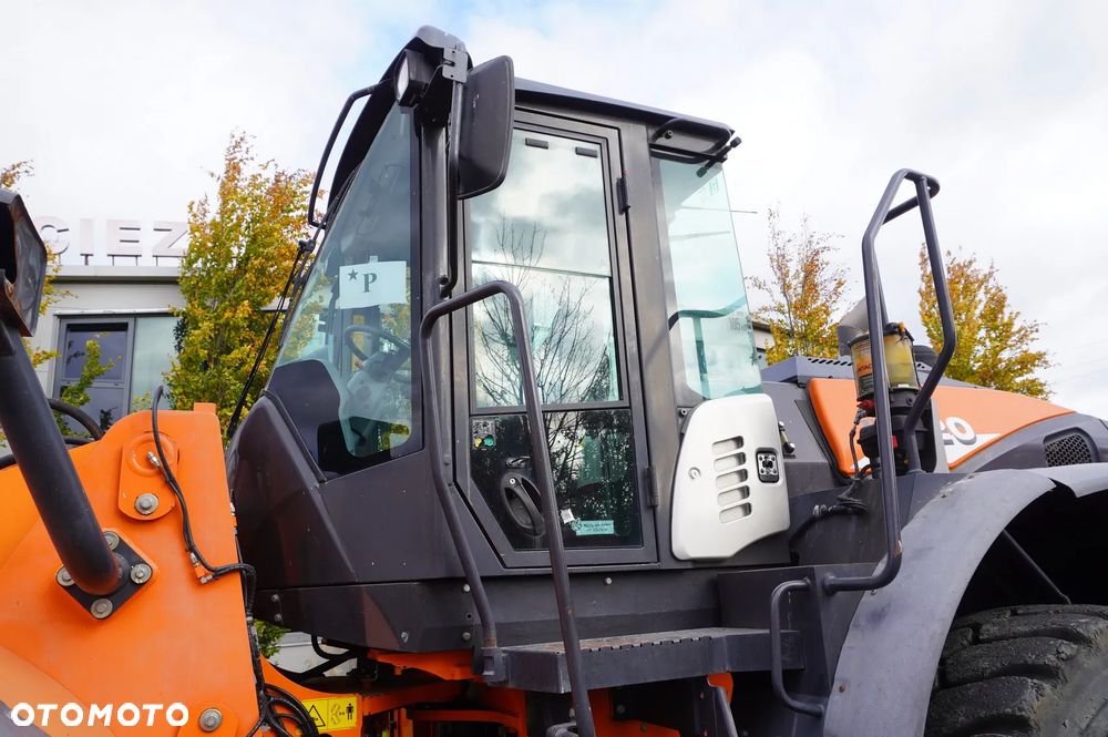 Hitachi ZW220 / 2 łyżki / Ładowarka przegubowa_241155 - 23