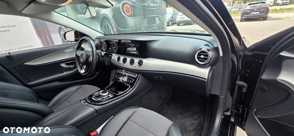 Mercedes-Benz Klasa E 220 d 9G-TRONIC - 35