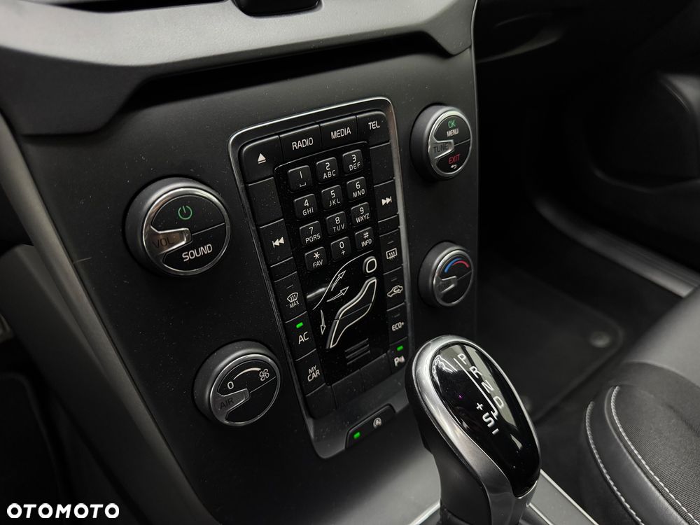 Volvo V40 T2 Geartronic Momentum - 13