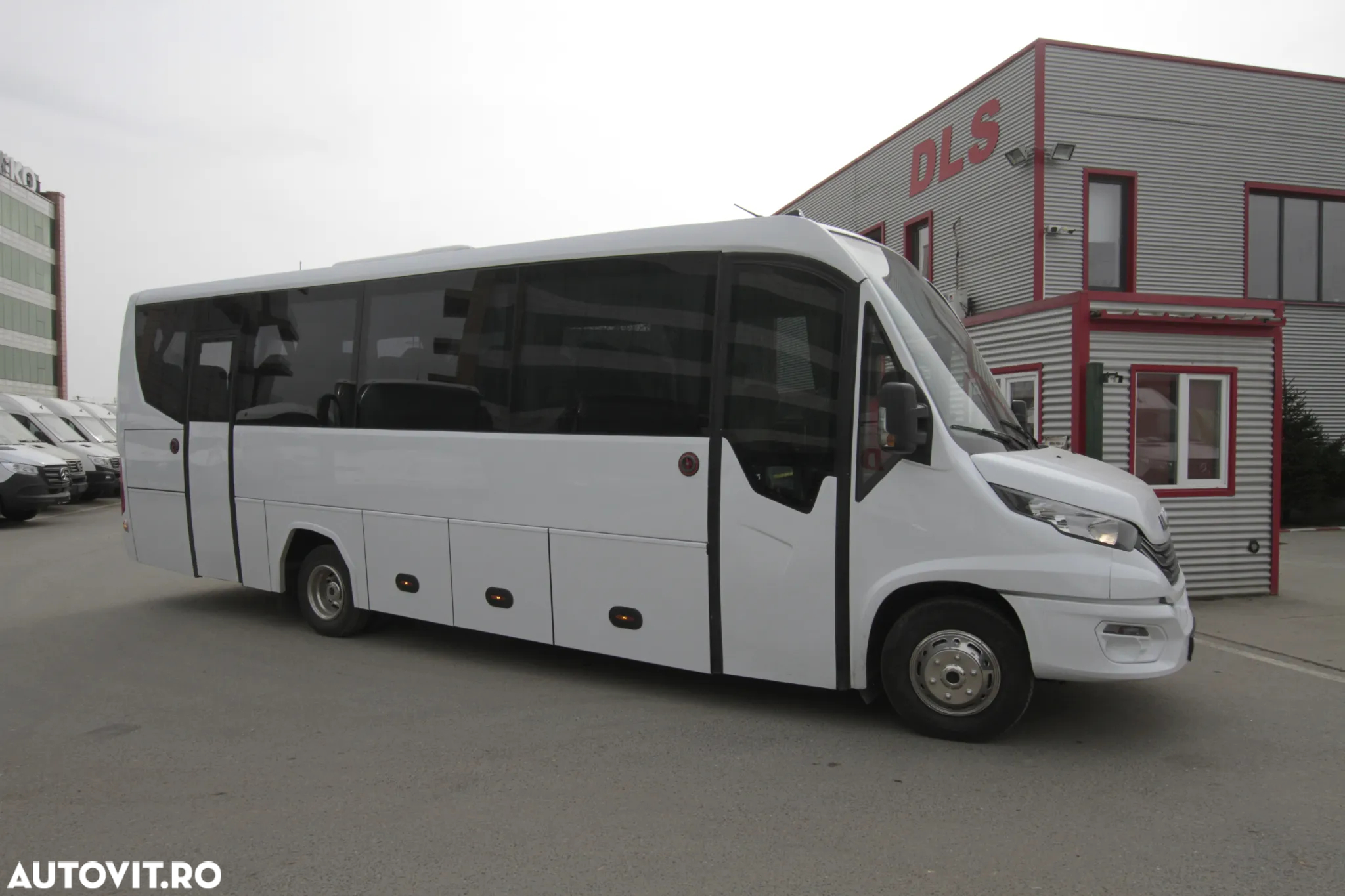 Iveco 70C18 29+1+1 locuri - 9