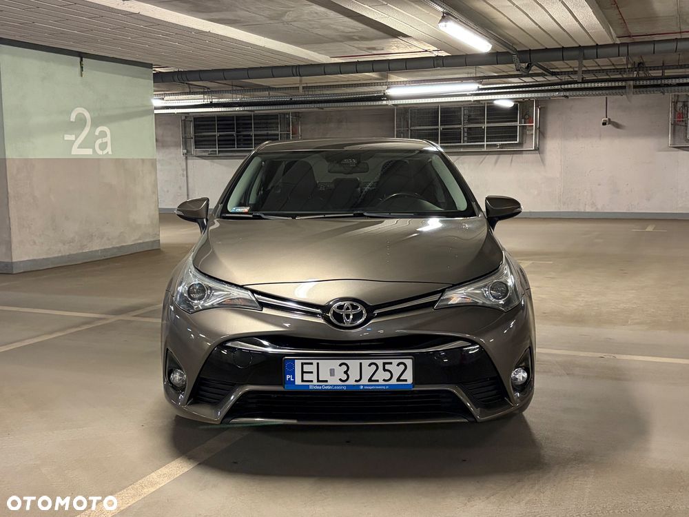Toyota Avensis 2.0 D-4D Premium - 5