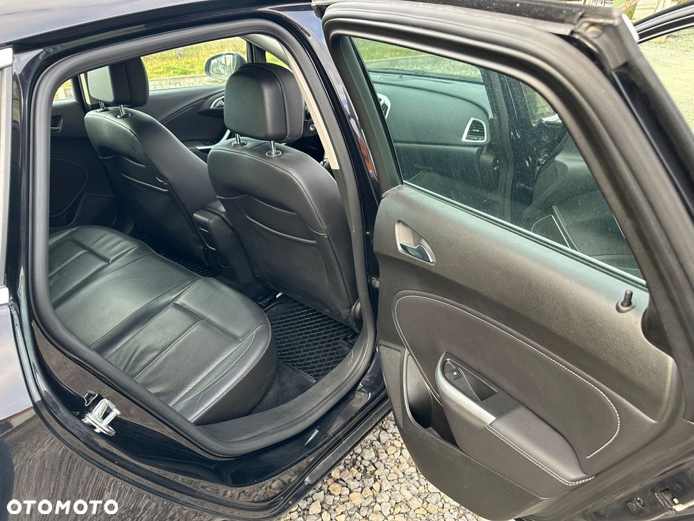 Opel Astra 1.6 T Cosmo - 25