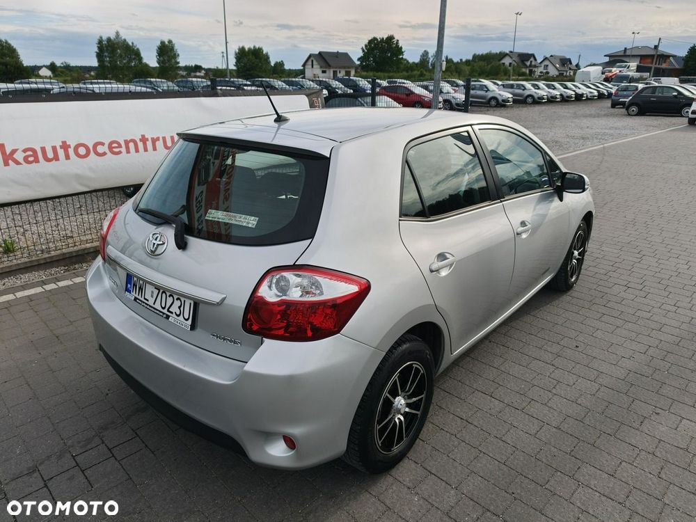 Toyota Auris - 13