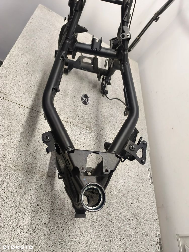 Rama z dokumentami Triumph Trident 660 2022 - 17