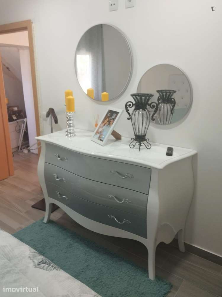 Quarto - localizado em Santarem - Grande imagem: 4/10