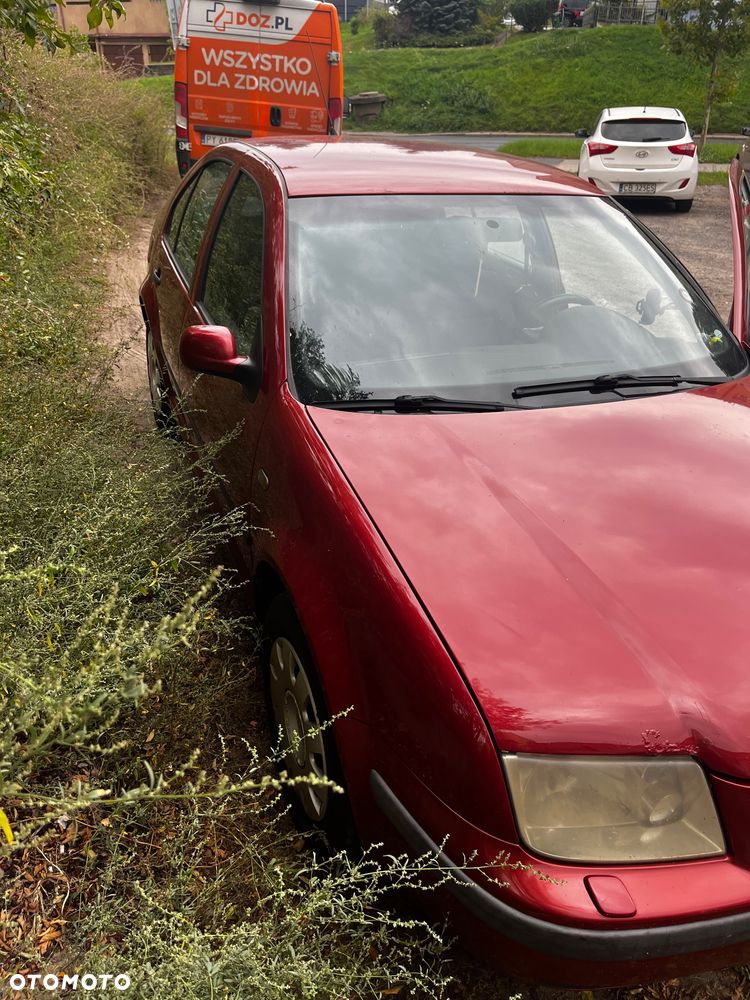 Volkswagen Bora 1.6 Basis - 2