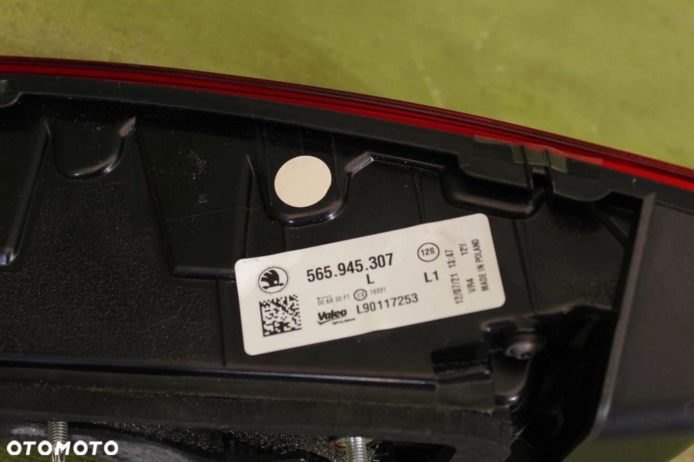 Lampa Skoda Kodiaq 2016-2021r. 565.945.307 tył lewy - 6