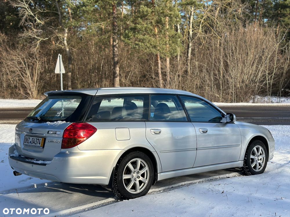 Subaru Legacy - 36