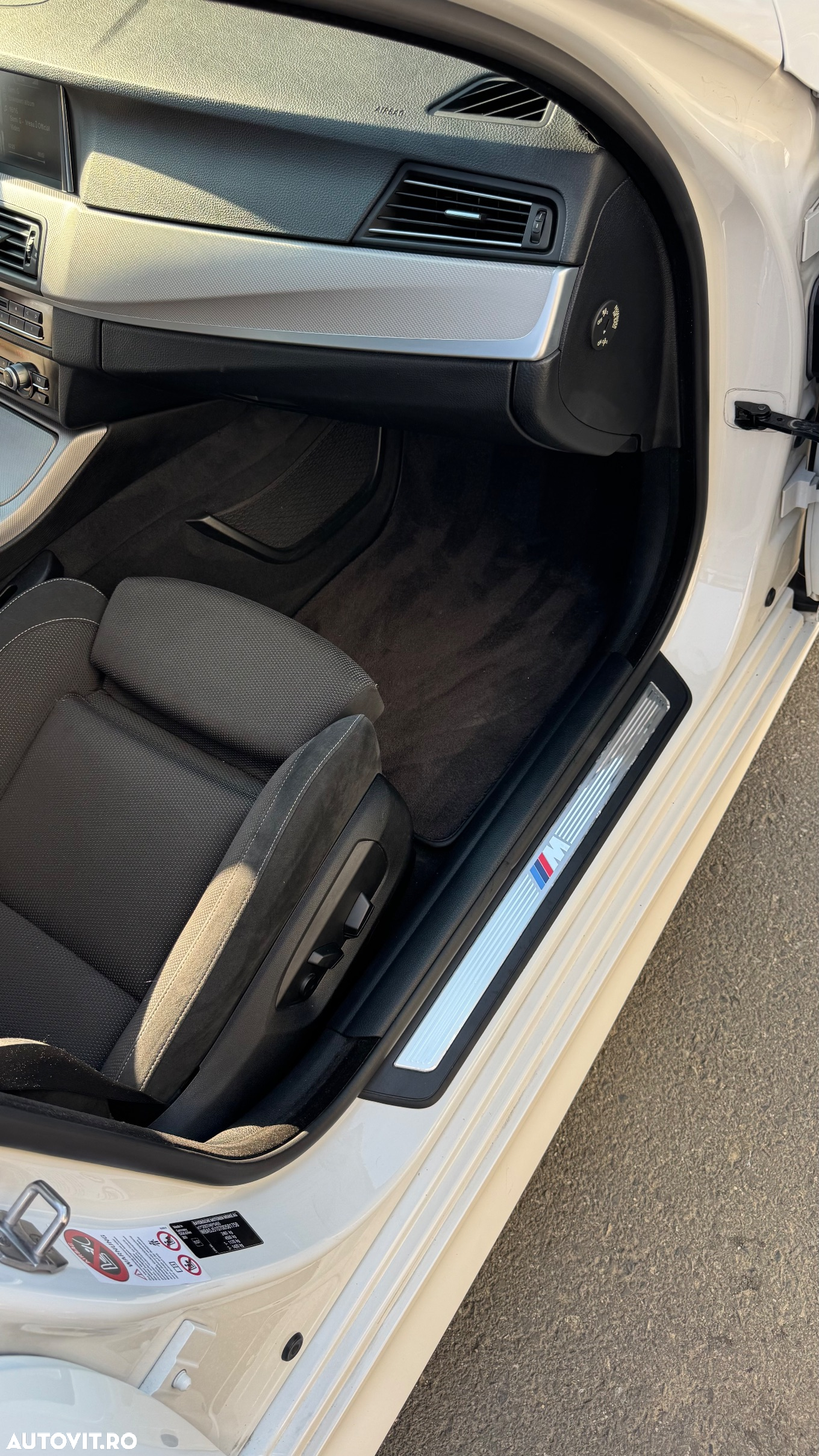 BMW Seria 5 520d xDrive Touring Aut. - 24