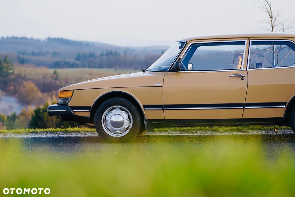 Saab 900 - 5