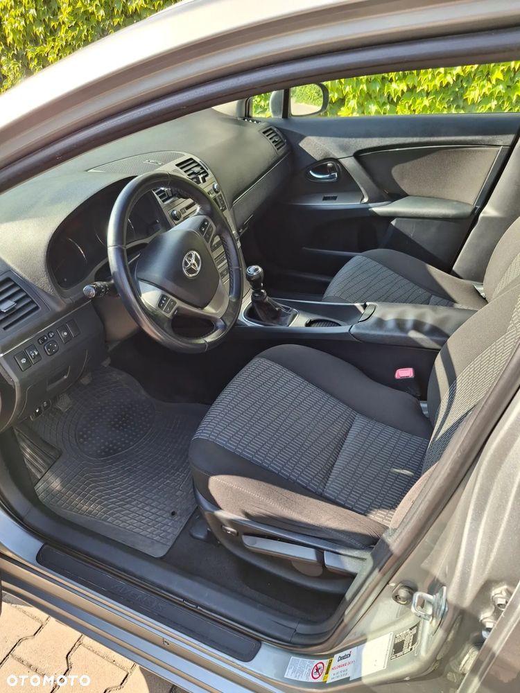 Toyota Avensis 1.8 Sol - 5