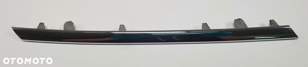 LISTWA ATRAPY GRILLA CHROM MERCEDES W245 - 1