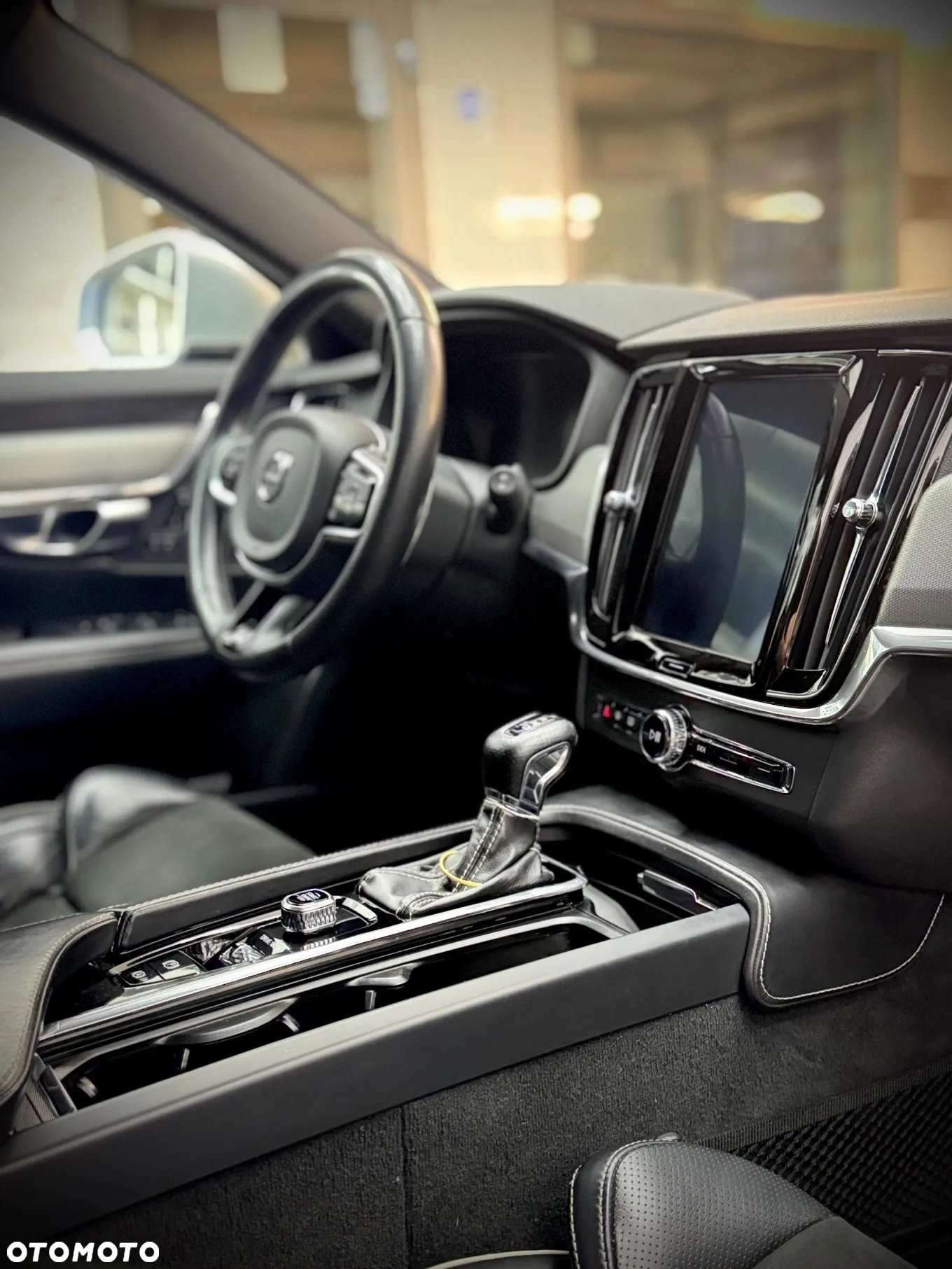 Volvo V90 D5 AWD R-Design - 11