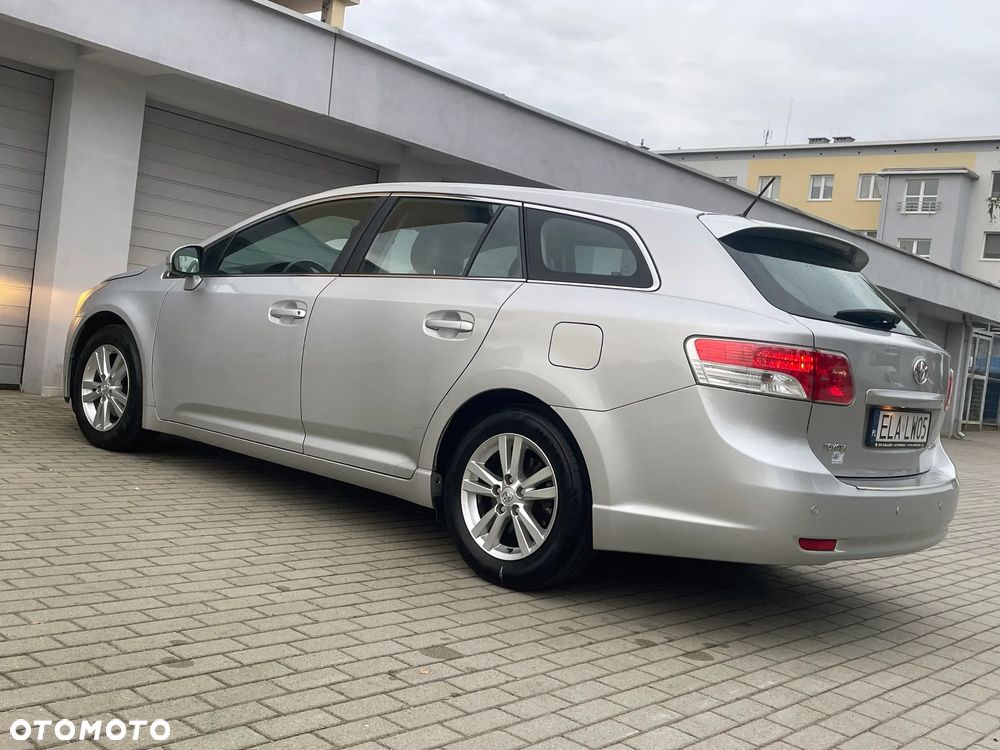 Toyota Avensis Touring Sports 1.8 Edition-S - 21