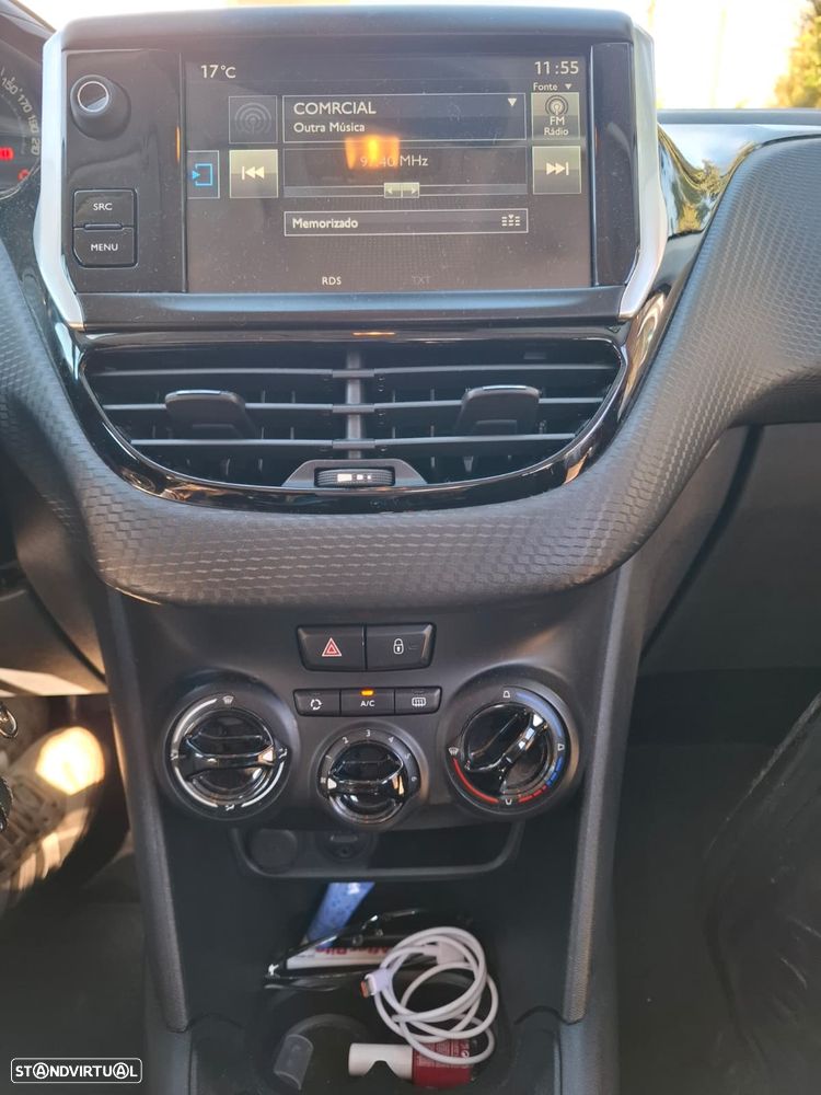 Peugeot 208 1.6 BlueHDi Style - 8