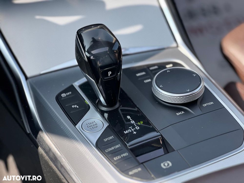 BMW Seria 3 320d xDrive AT MHEV - 12