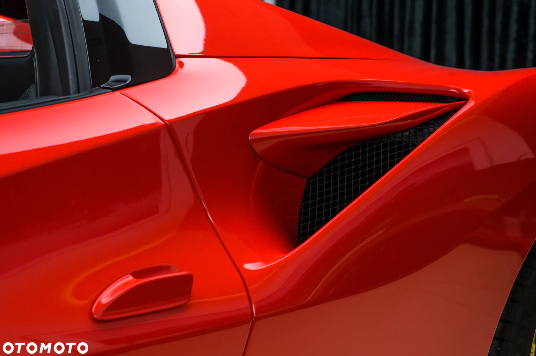 Ferrari F8 Spider - 8