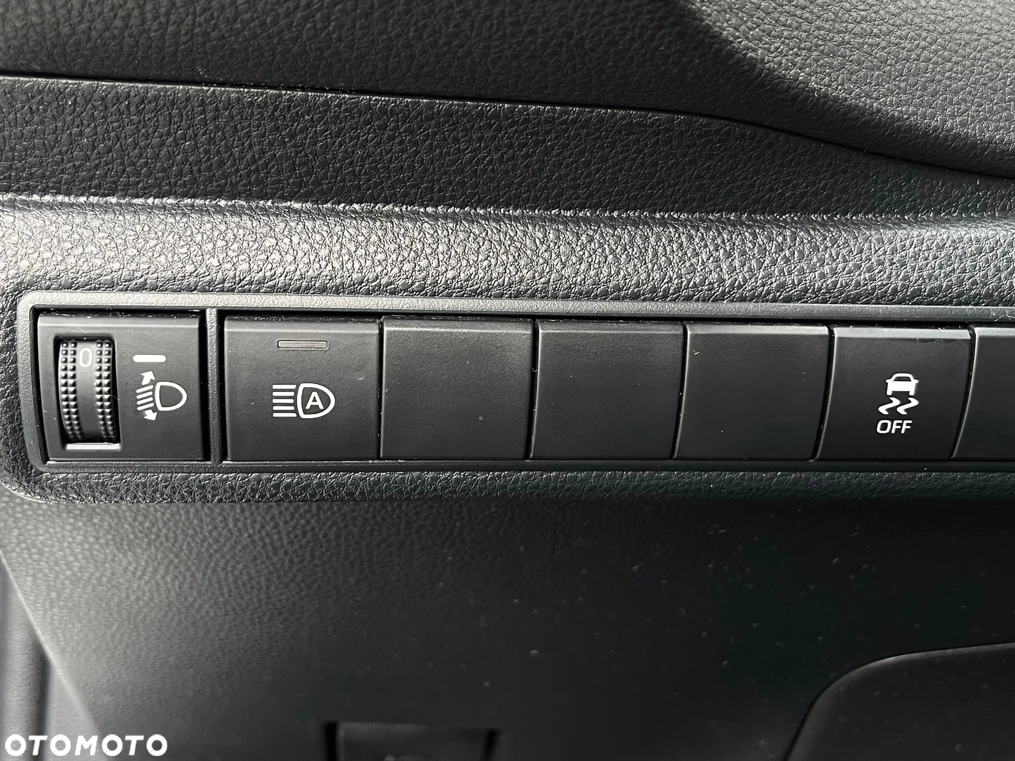 Toyota Corolla 1.8 Hybrid Comfort - 26