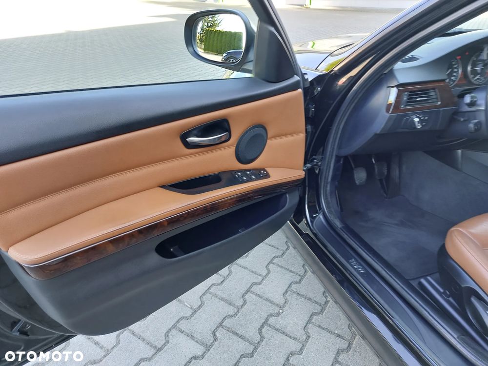 BMW Seria 3 320d - 12