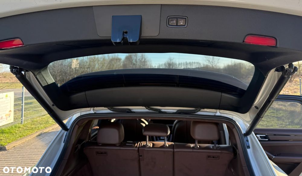 Porsche Cayenne S E-Hybrid PHEV - 19