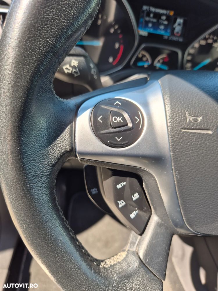 Ford Kuga 2.0 TDCi 4WD Powershift Titanium - 14